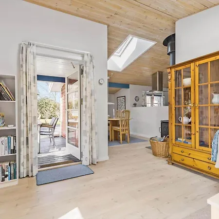 1488-akirkeby-boesparken-5 * Vester Somarken